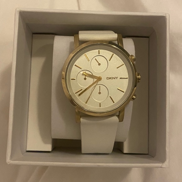 NWT DKNY Watch White Leather Strap - Picture 1 of 9